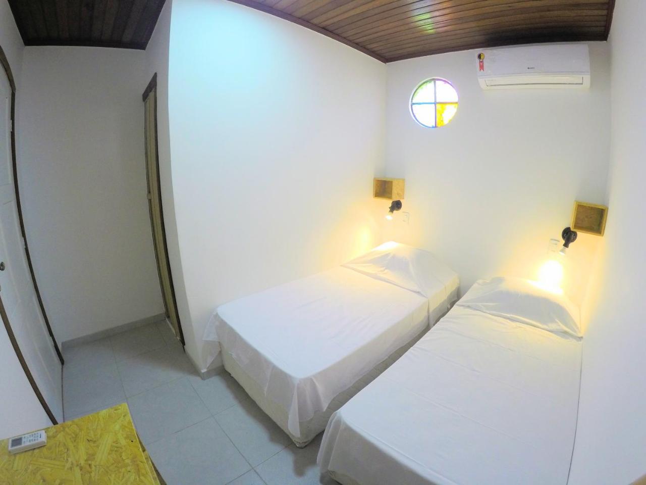 Hostel Da Milla Presidente Figueiredo Eksteriør billede