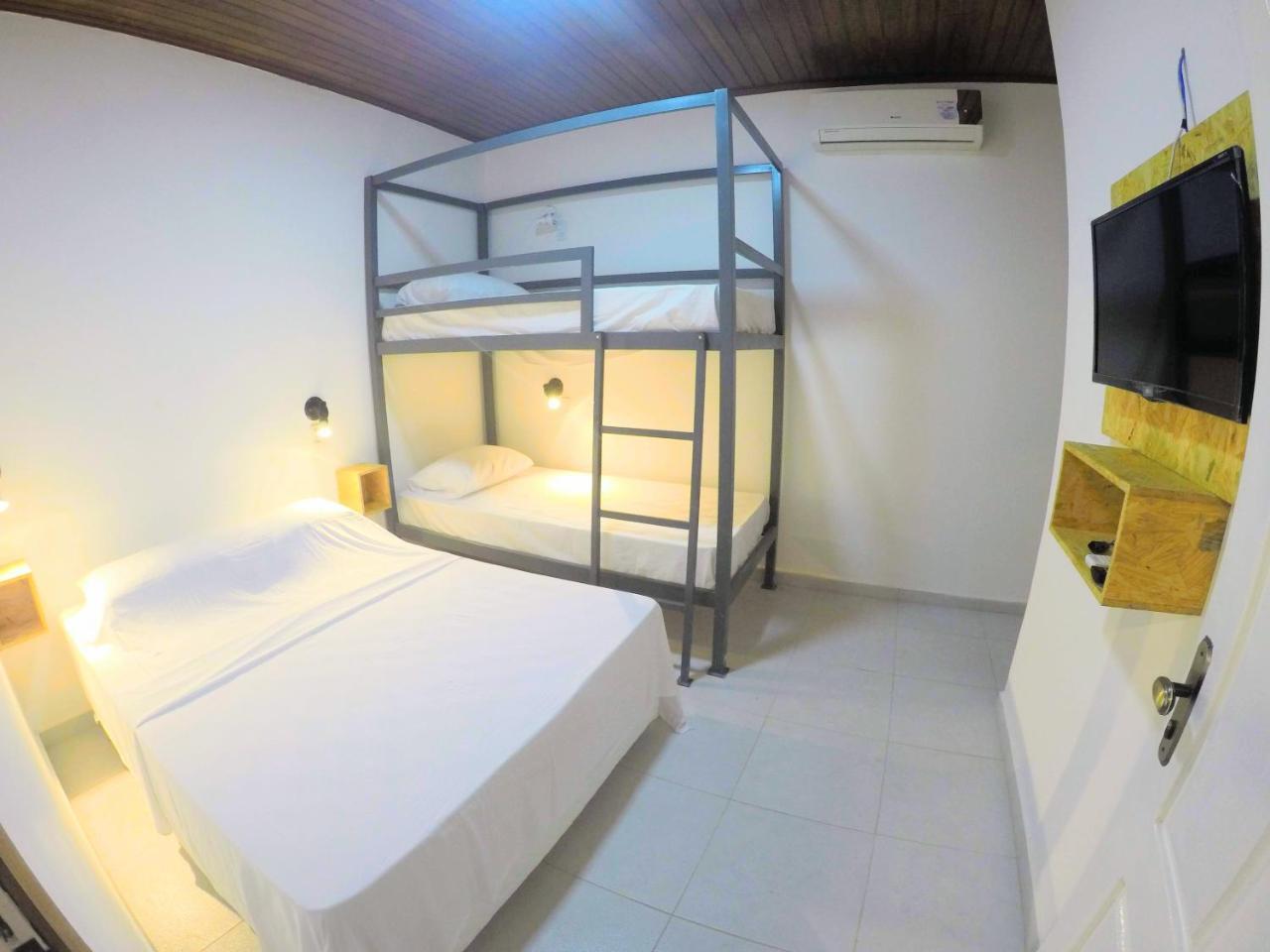 Hostel Da Milla Presidente Figueiredo Eksteriør billede